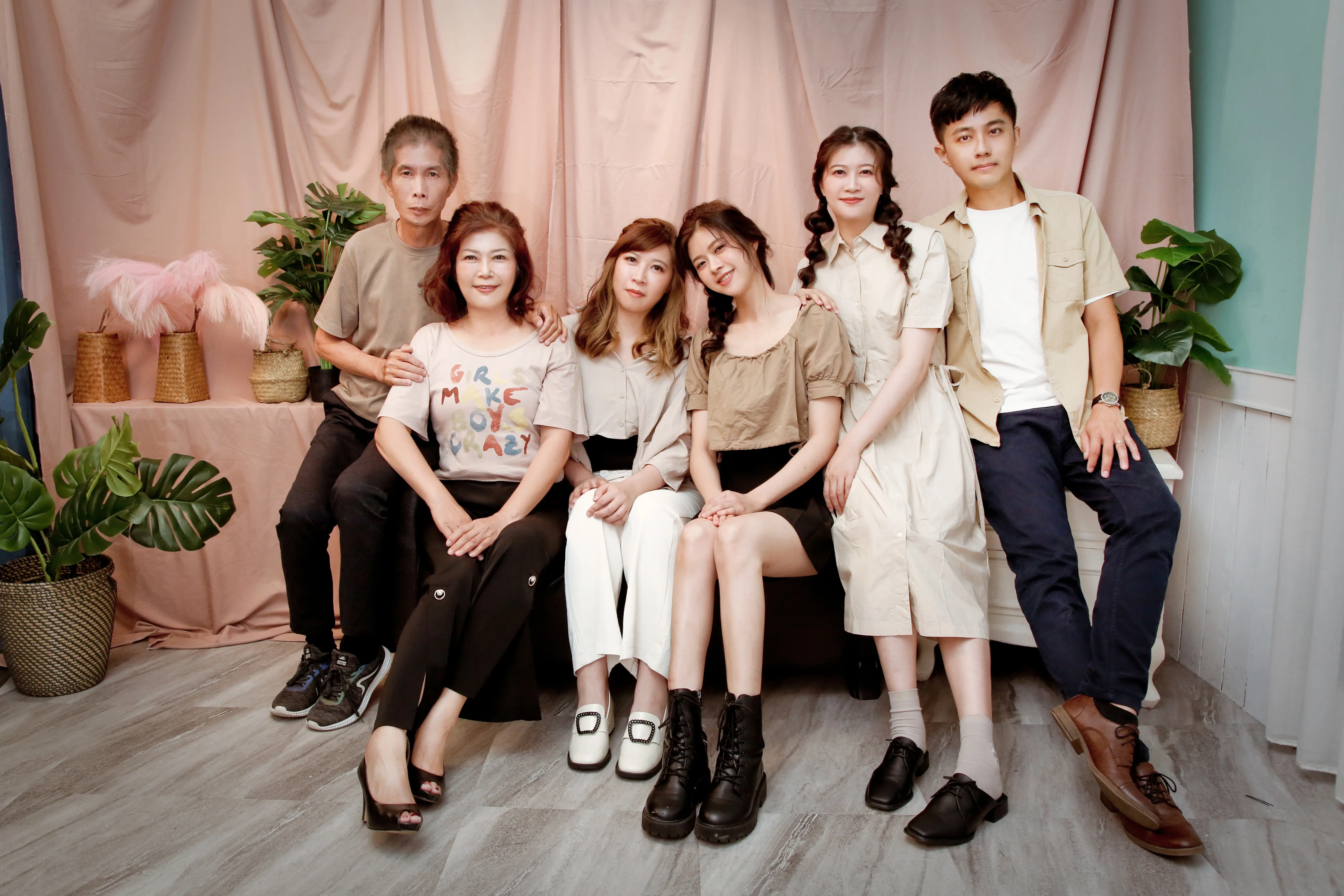 高雄自備便服全家福｜多人家族寫真